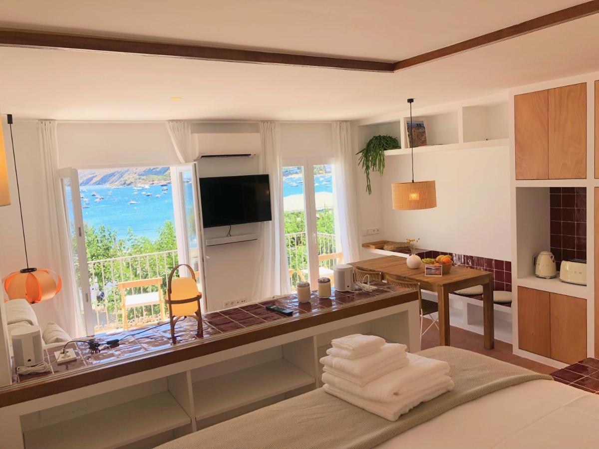 Beachfront Suite In Cadaques Center Exterior foto