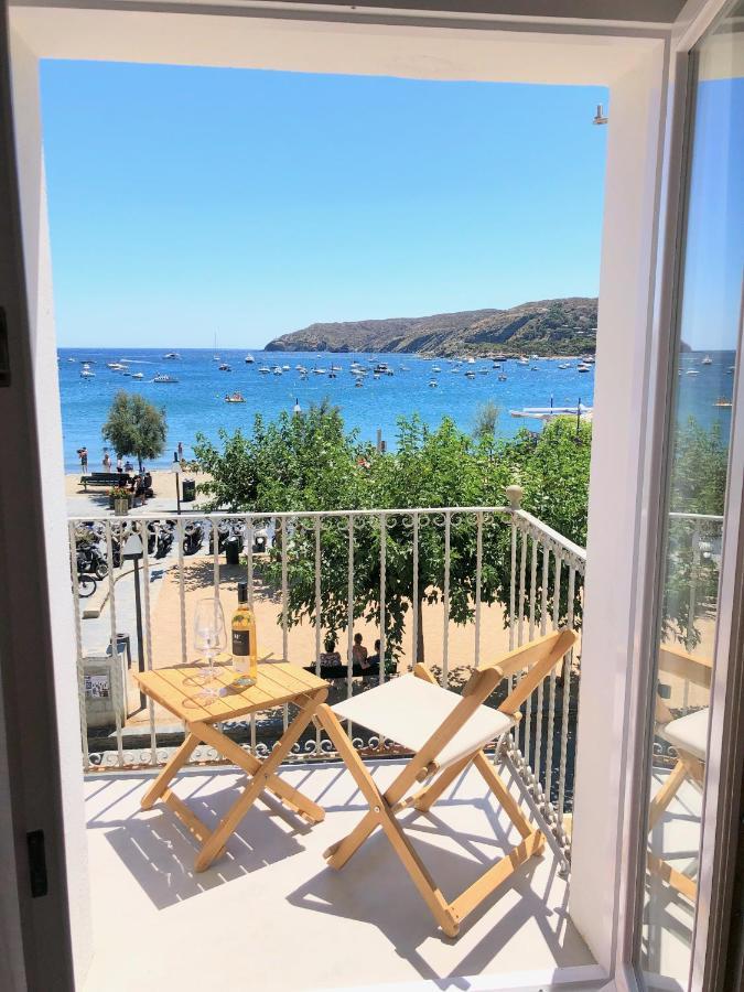 Beachfront Suite In Cadaques Center Exterior foto