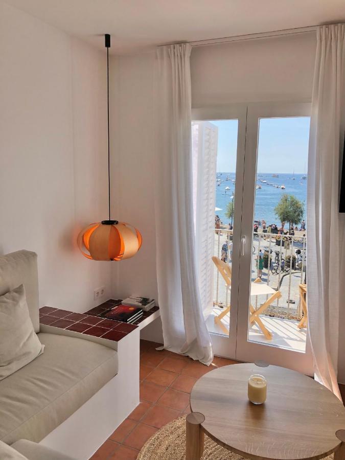 Beachfront Suite In Cadaques Center Exterior foto