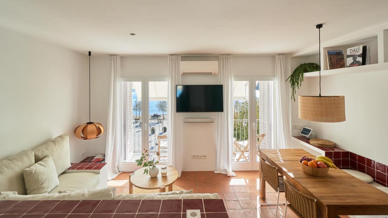 Beachfront Suite In Cadaques Center Exterior foto
