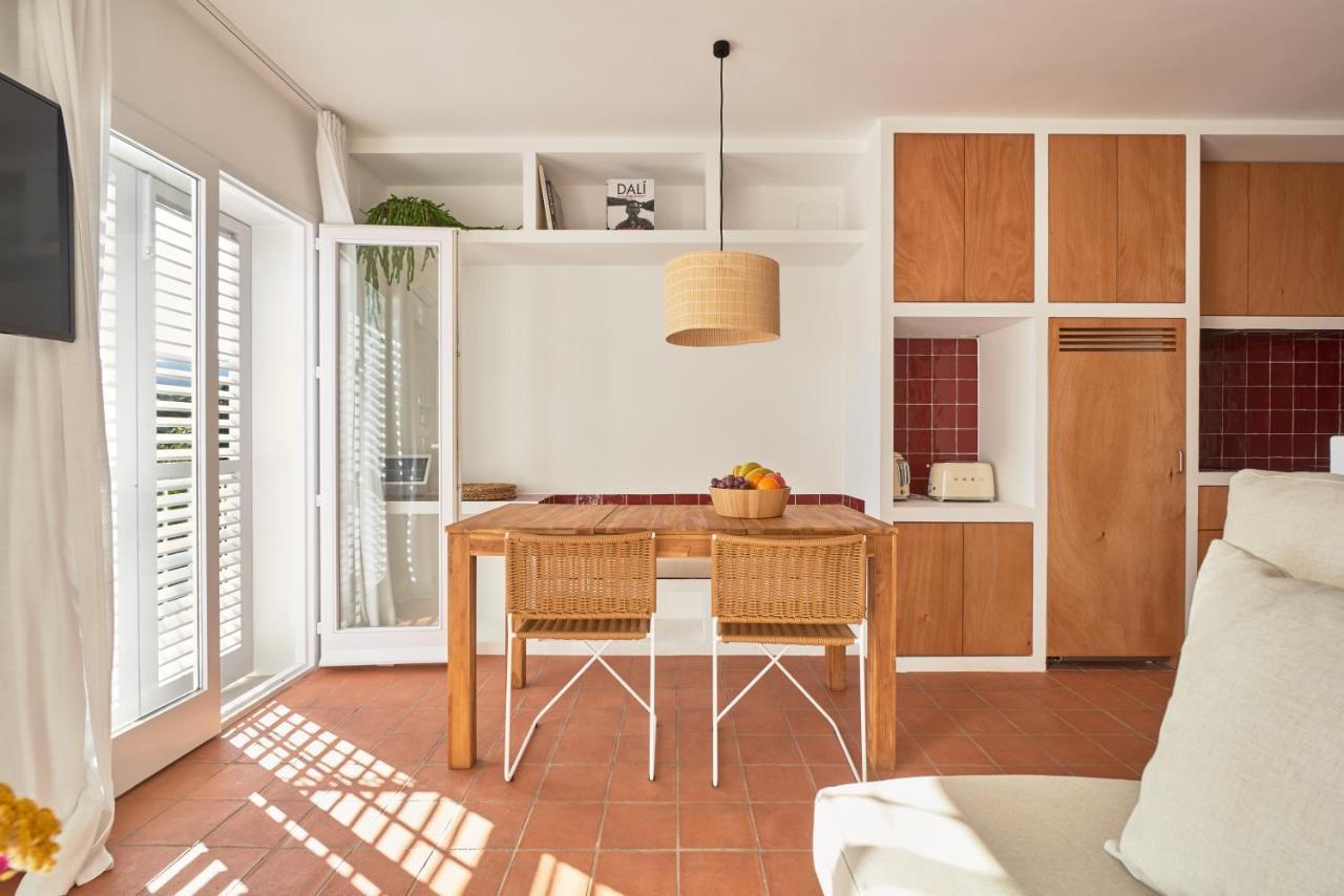 Beachfront Suite In Cadaques Center Exterior foto