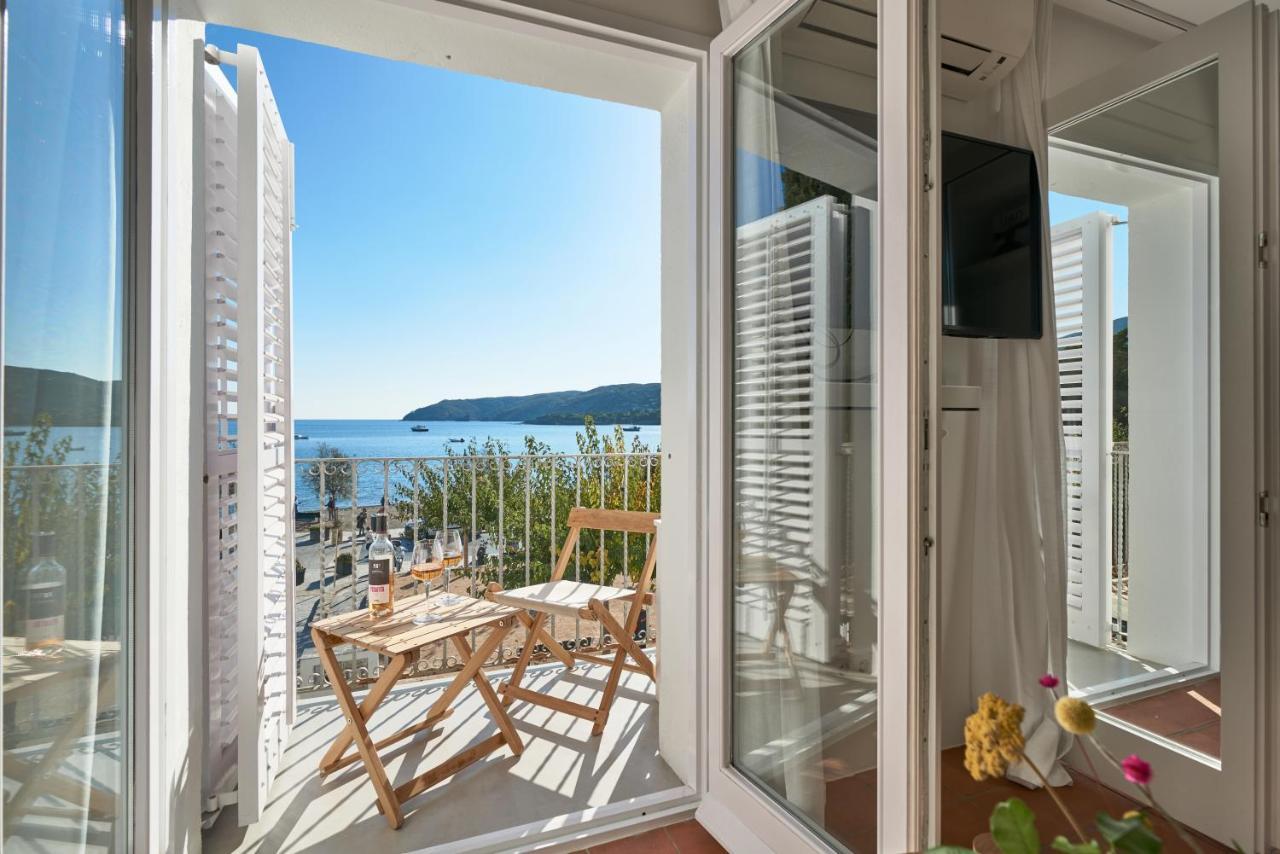 Beachfront Suite In Cadaques Center Exterior foto